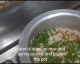 A picture of step 3 of Egg fried rice.