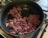 Foto langkah ke 2 dari resep Tumis Daging dan Daikon.