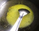 A picture of step 1 of Salty turmeric popcorn.