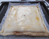 Foto del paso 7 de la receta: Empanada de hojaldre de salmón fresco y gambas