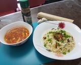 A picture of step 6 of Burnt chilli garlic rice with baked beans gravy.