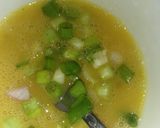 Foto langkah ke 3 dari resep Telur Dadar Yummy.
