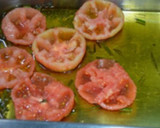 Foto del paso 2 de la receta: Tostas de tomate confitado y pollo