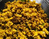 A picture of step 1 of Cauliflower pode masala.