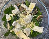Foto del paso 4 de la receta: Ensalada de espinaca, champiñones y queso 🥙