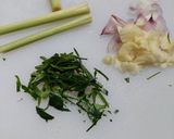 Foto langkah ke 1 dari resep Nasi Liwet Daun Jeruk.