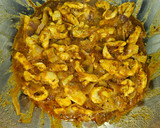 Foto del paso 4 de la receta: Arroz con pasta de curry amarillo y pollo