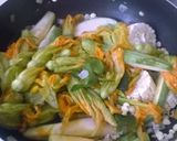Foto del paso 2 de la receta: Sopa de flor de calabaza y chile poblano (olla de cocción lenta CrockPot-SlowCooker)