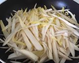 Une image de l'étape 1 de Endive braisées à la carbonara.