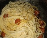 Foto langkah ke 3 dari resep Spaghetti Aglio Olio Manis.