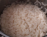 Foto del paso 3 de la receta: Arroz con tomate y pimiento 🥫🍳