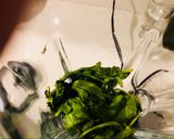 Foto del paso 1 de la receta: Souflee de cilantro al microondas con mayonesa (bajas calorías)
