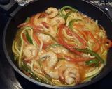 Foto del paso 8 de la receta Tallarines de verduras con gambas en su salsa