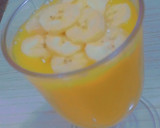 A picture of step 2 of Mango and banana smoothie.