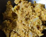 A picture of step 3 of Aloo paneer ke parathe.