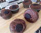 A picture of step 7 of Oreo muffins.