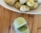 Une image de l'étape 1 de Coeurs d’artichaut au pesto, chèvre et pignons.