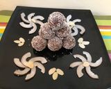 A picture of step 6 of Chocolate coconut laddu.