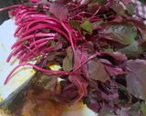 মাছের মাথা দিয়ে লাল শাক(macher matha diye laal saag recipe in Bengali) রেসিপির ধাপ 1 ছবি