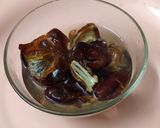 A picture of step 1 of Dates Halwa.