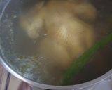 A picture of step 3 of Boiled chicken and chicken rice.
