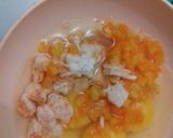 Foto langkah ke 3 dari resep Dadar telor isi sosis.