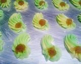 Foto langkah ke 3 dari resep Semprit Garing 'pecah' dimulut.