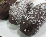 Hình bước làm 3 của món Kem chuối phủ chocolate