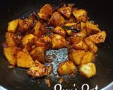 A picture of step 4 of Dahi Aloo/Potatoes in Curd Gravy.