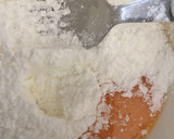 Foto del paso 2 de la receta: Piña caramelizada en salsa de fresa