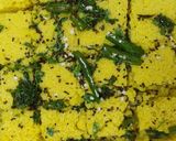 A picture of step 7 of Khaman dhokla(sweet version).