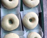 A picture of step 4 of Ring doughnuts.