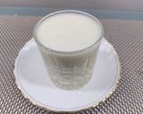A picture of step 1 of Banana milk shake.