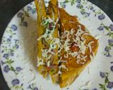 A picture of step 4 of Pudla Sandwich.