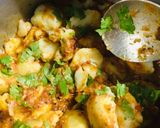 हलवाई स्टाइल आलू पूरी (Halwai style aloo poori recipe in Hindi) रेसिपी चरण 3 फोटो