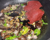 Foto del paso 2 de la receta: Espaguetis con champiñones y salchichón