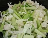 Foto langkah ke 1 dari resep Tumis Sawi dan Kubis.