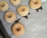 Foto langkah ke 8 dari resep Donat empuk tanpa kentang.