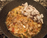 Foto del paso 2 de la receta: Fideos gordos con pollo y calamares