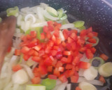 Foto del paso 3 de la receta: Albóndigas de pollo a la jardinera