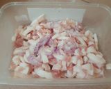 Hình bước làm 1 của món Thịt ba chỉ kho ruốc sả