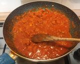 Foto del passaggio 4 della ricetta Malloreddus con salsiccia e pomodoro