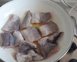 Foto del paso 4 de la receta Pescada morena con almejas, gambas, gulas😋🤗
