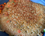 Foto langkah ke 3 dari resep Omelet Mie.