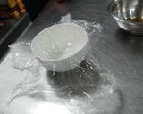 Foto del paso 1 de la receta: Crema de guisantes con jamón crocante y huevo