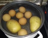 Foto del paso 1 de la receta: Huevos rellenos calientes