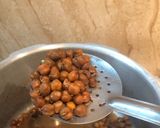 A picture of step 1 of Spicy Black Chana Burger.