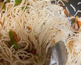 A picture of step 5 of Spicy Schezwan Hakka Noodles.