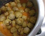 A picture of step 4 of Meatball curry in coconut #ThemeChallenge.