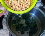 Foto del paso 5 de la receta: Garbanzos con espinacas, bacalao y extra de majado
